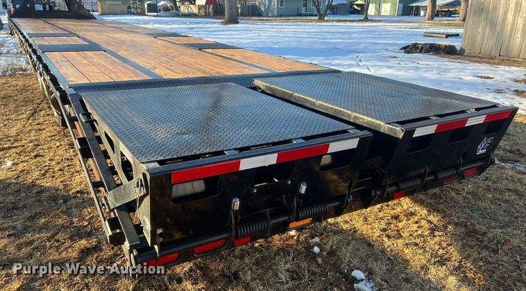 image for item OA9242 2020 Diamond C FMAX216  equipment trailer