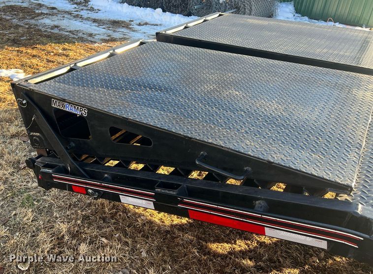 image for item OA9242 2020 Diamond C FMAX216  equipment trailer