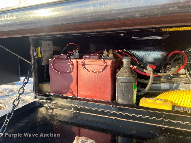 image for item OA9242 2020 Diamond C FMAX216  equipment trailer