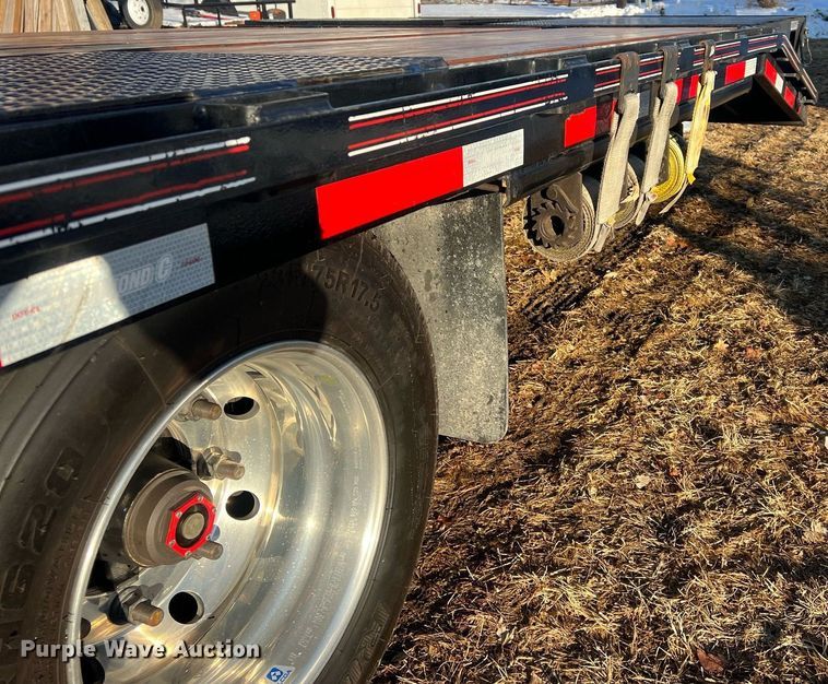 image for item OA9242 2020 Diamond C FMAX216  equipment trailer