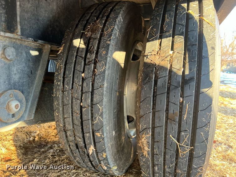 image for item OA9242 2020 Diamond C FMAX216  equipment trailer