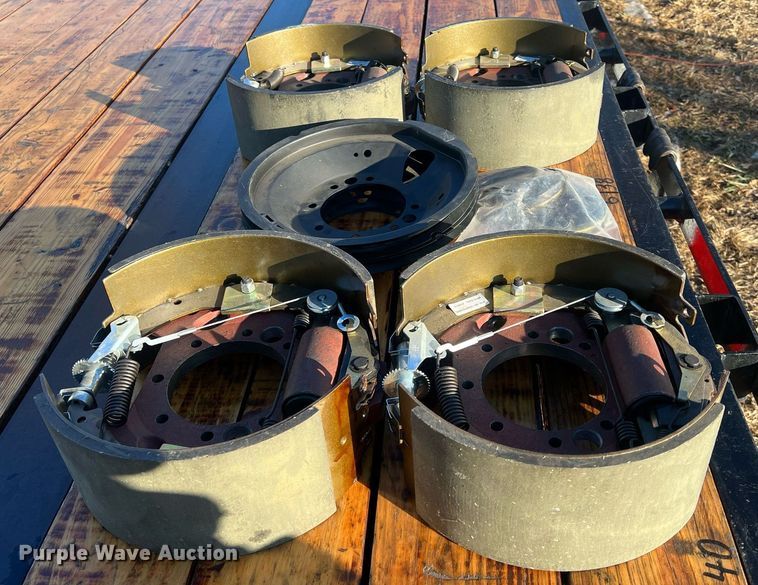 image for item OA9242 2020 Diamond C FMAX216  equipment trailer