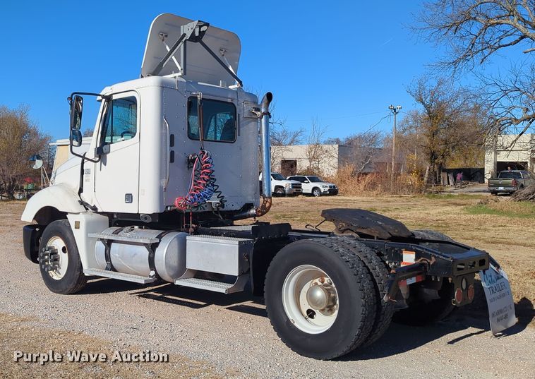 image for item OD9046 2007 Freightliner Columbia  semi truck
