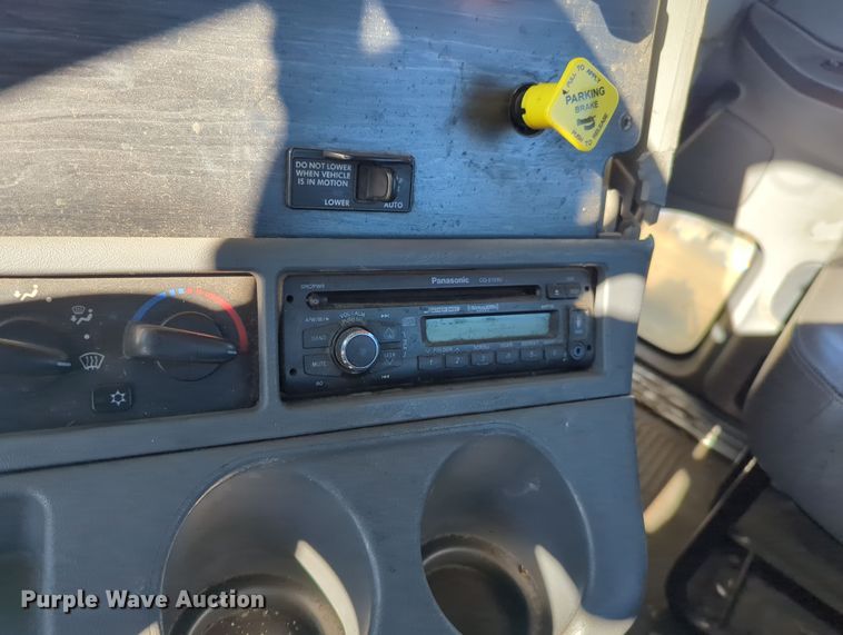 image for item OD9046 2007 Freightliner Columbia  semi truck