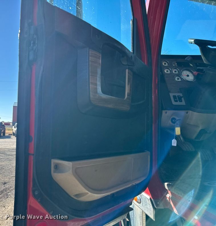 image for item OF9153 2011 Freightliner SD 122 Coronado semi truck