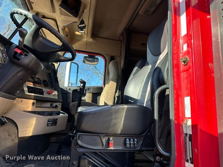 image for item OF9153 2011 Freightliner SD 122 Coronado semi truck