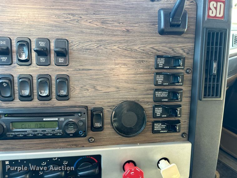 image for item OF9153 2011 Freightliner SD 122 Coronado semi truck