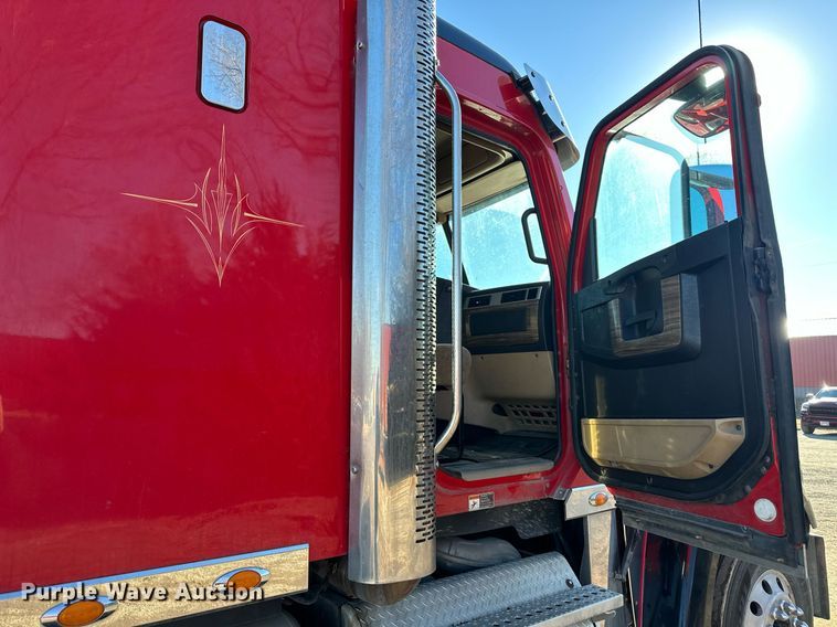 image for item OF9153 2011 Freightliner SD 122 Coronado semi truck