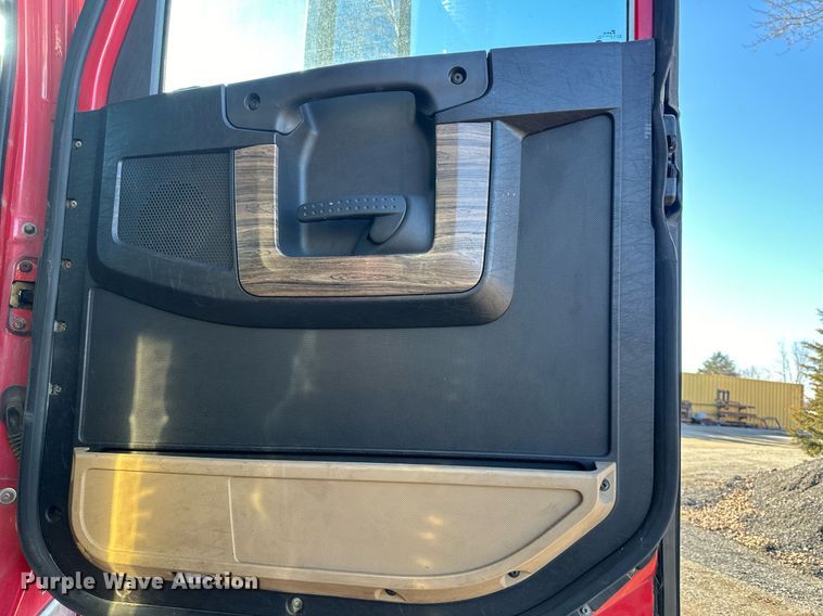 image for item OF9153 2011 Freightliner SD 122 Coronado semi truck