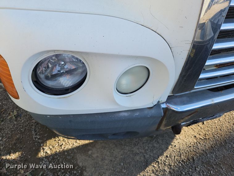 image for item OJ9703 2006 Freightliner  semi truck