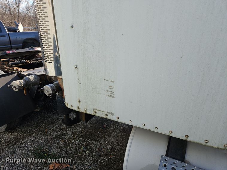 image for item OJ9703 2006 Freightliner  semi truck