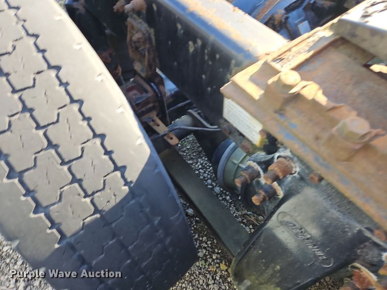 image for item OJ9703 2006 Freightliner  semi truck