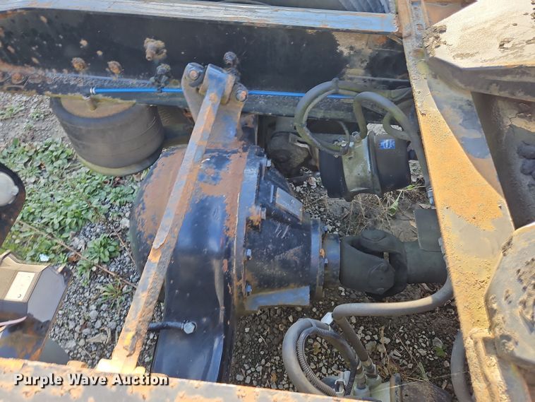 image for item OJ9703 2006 Freightliner  semi truck