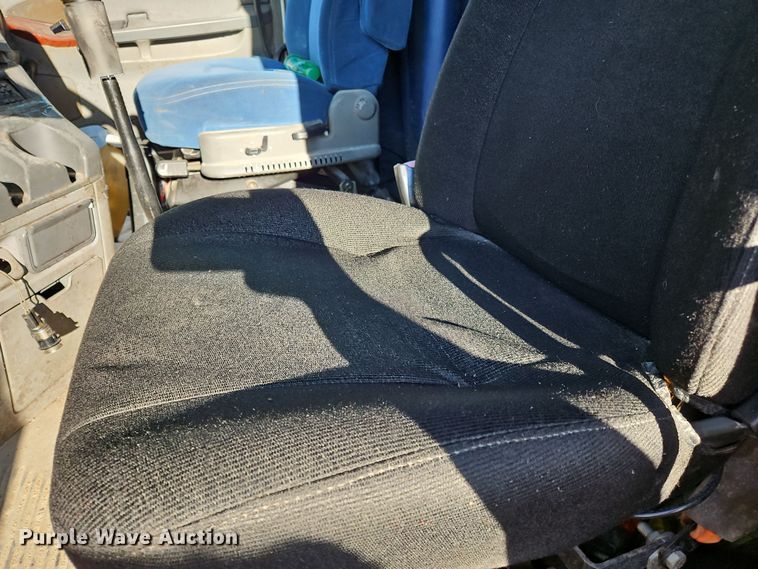 image for item OJ9703 2006 Freightliner  semi truck