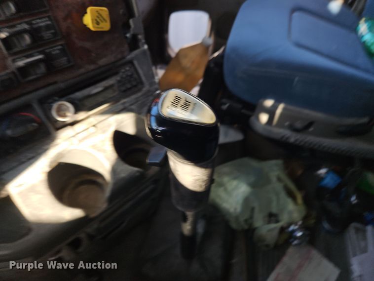 image for item OJ9703 2006 Freightliner  semi truck