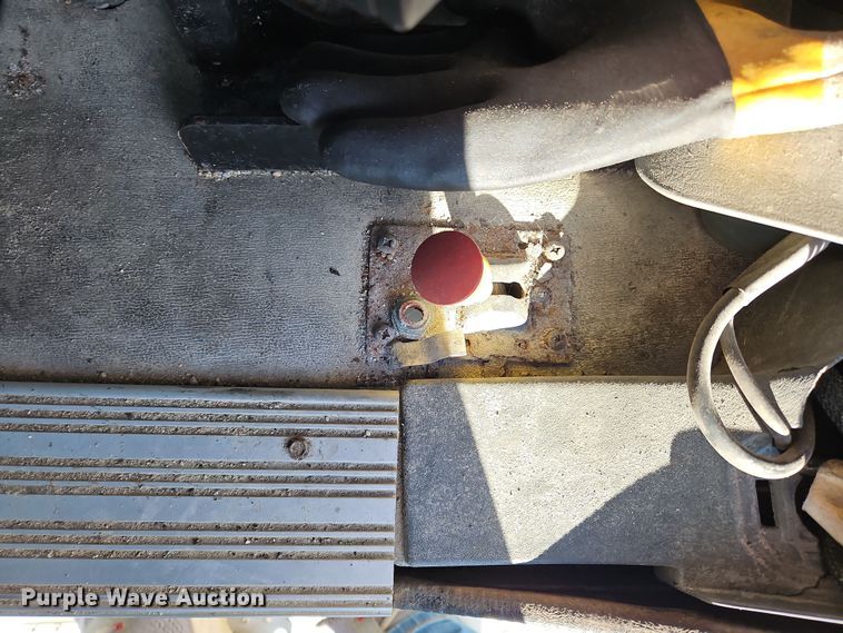 image for item OJ9703 2006 Freightliner  semi truck