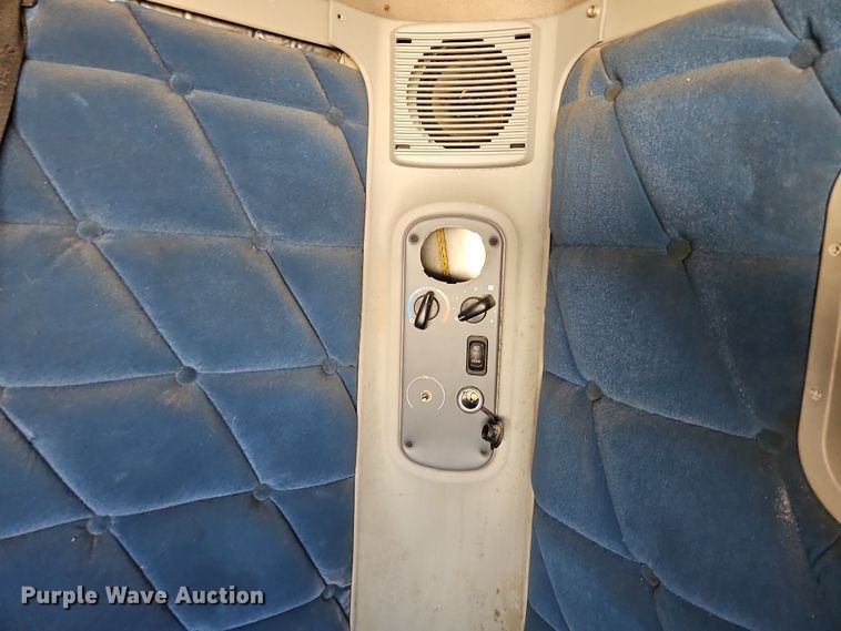 image for item OJ9703 2006 Freightliner  semi truck