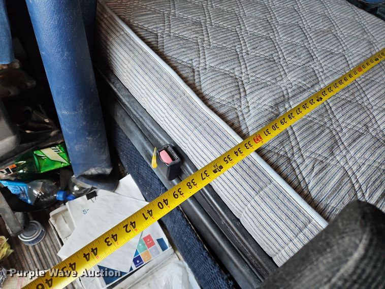 image for item OJ9703 2006 Freightliner  semi truck