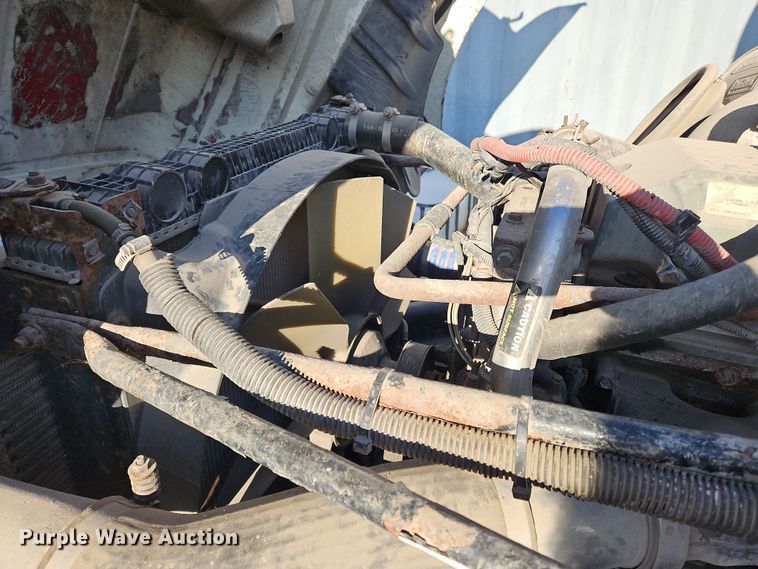 image for item OJ9703 2006 Freightliner  semi truck