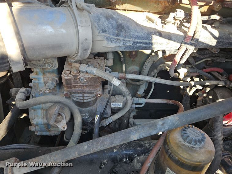 image for item OJ9703 2006 Freightliner  semi truck