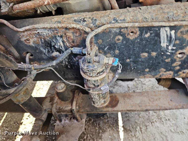 image for item OJ9703 2006 Freightliner  semi truck