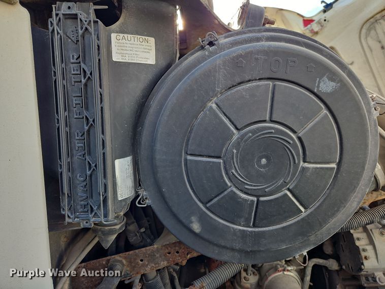 image for item OJ9703 2006 Freightliner  semi truck