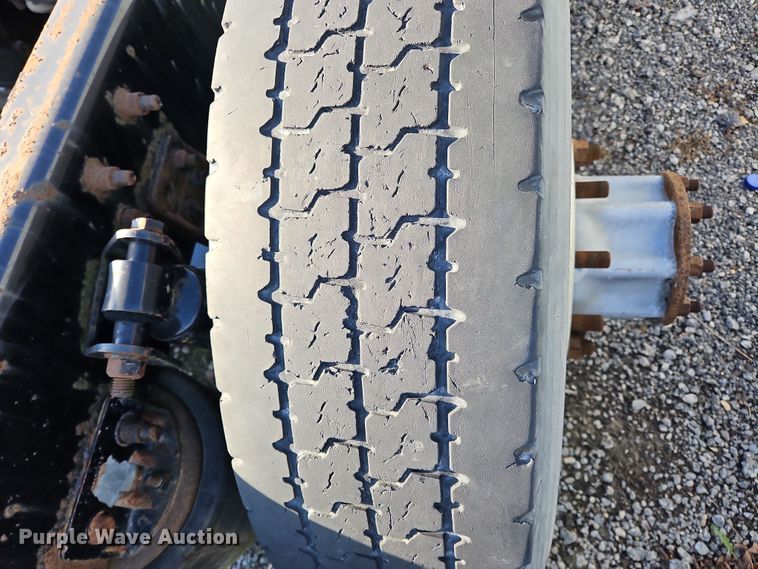 image for item OJ9703 2006 Freightliner  semi truck