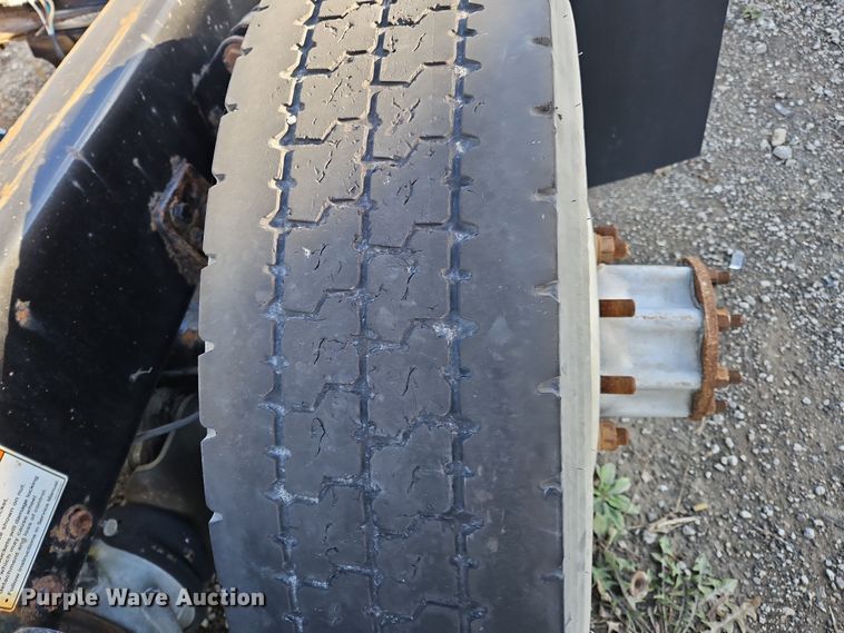 image for item OJ9703 2006 Freightliner  semi truck