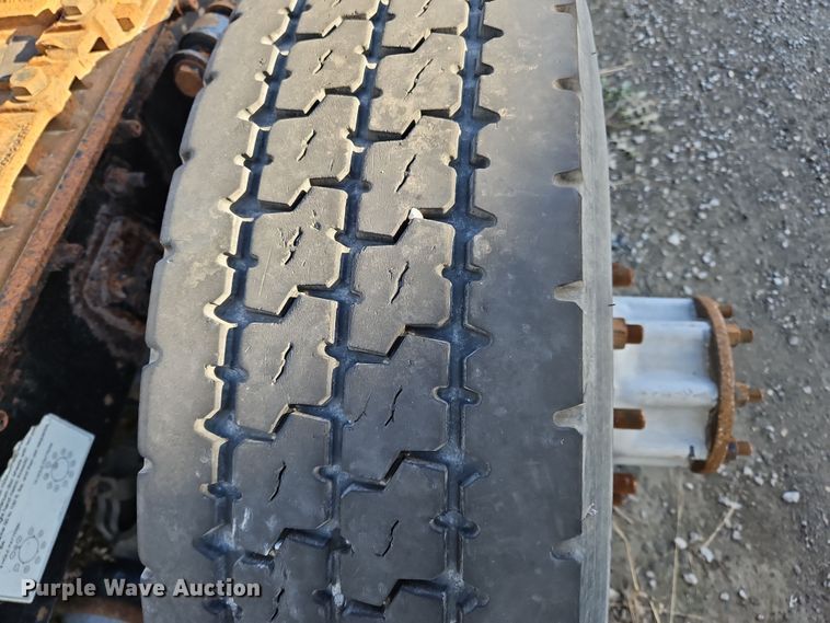 image for item OJ9703 2006 Freightliner  semi truck