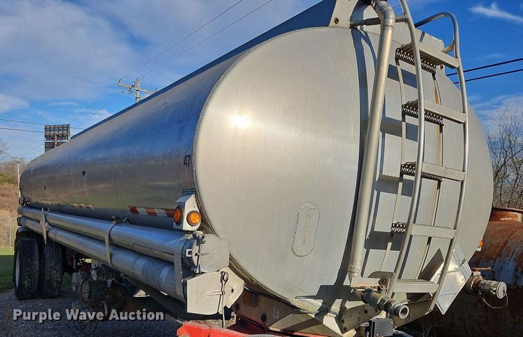 image for item OJ9704 1981 Clough Equipment  tank trailer