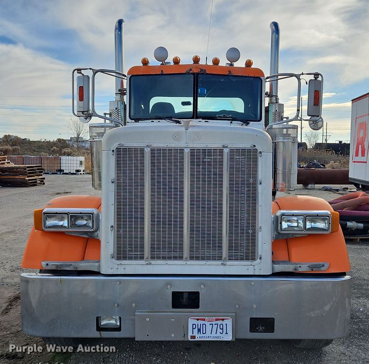 image for item OJ9706 2005 Peterbilt 379  semi truck