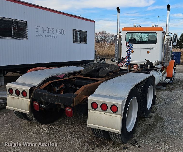 image for item OJ9706 2005 Peterbilt 379  semi truck