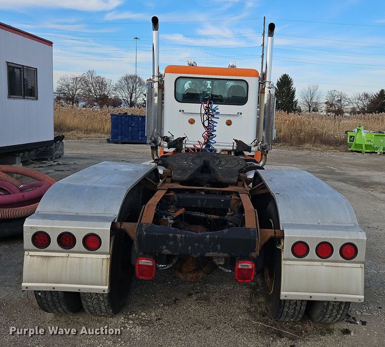 image for item OJ9706 2005 Peterbilt 379  semi truck