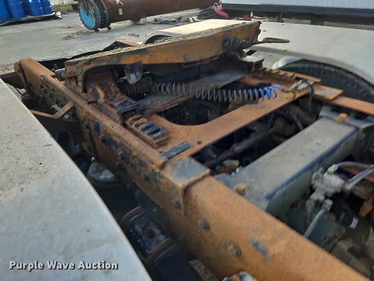 image for item OJ9706 2005 Peterbilt 379  semi truck