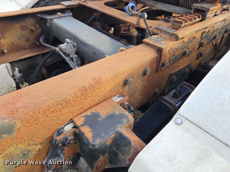 image for item OJ9706 2005 Peterbilt 379  semi truck