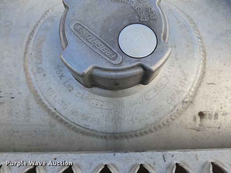 image for item OJ9706 2005 Peterbilt 379  semi truck