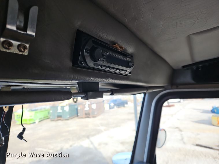 image for item OJ9706 2005 Peterbilt 379  semi truck