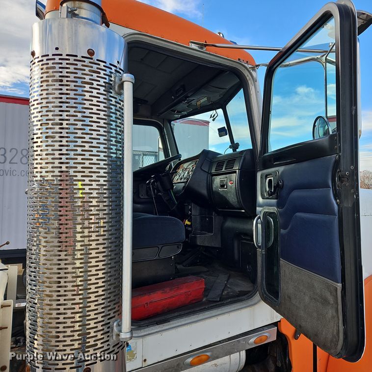 image for item OJ9706 2005 Peterbilt 379  semi truck