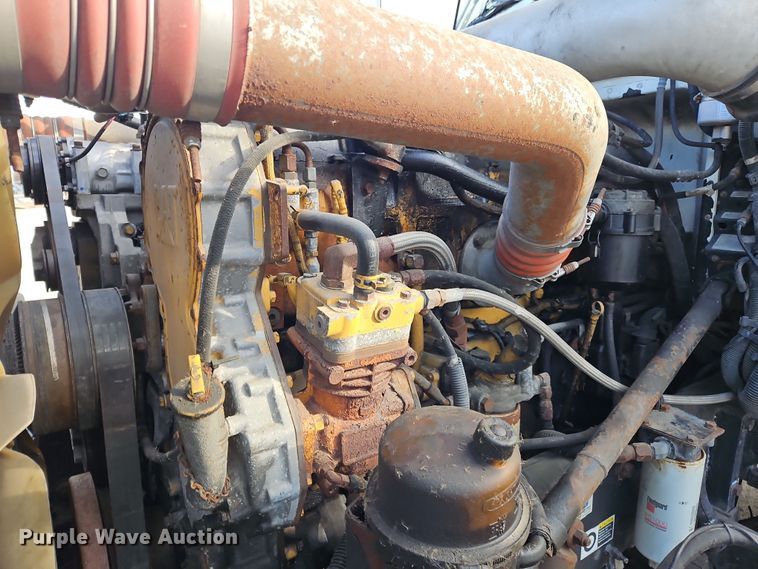 image for item OJ9706 2005 Peterbilt 379  semi truck