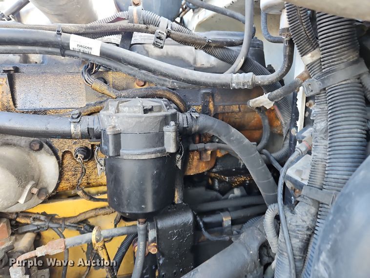 image for item OJ9706 2005 Peterbilt 379  semi truck