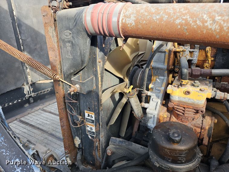 image for item OJ9706 2005 Peterbilt 379  semi truck