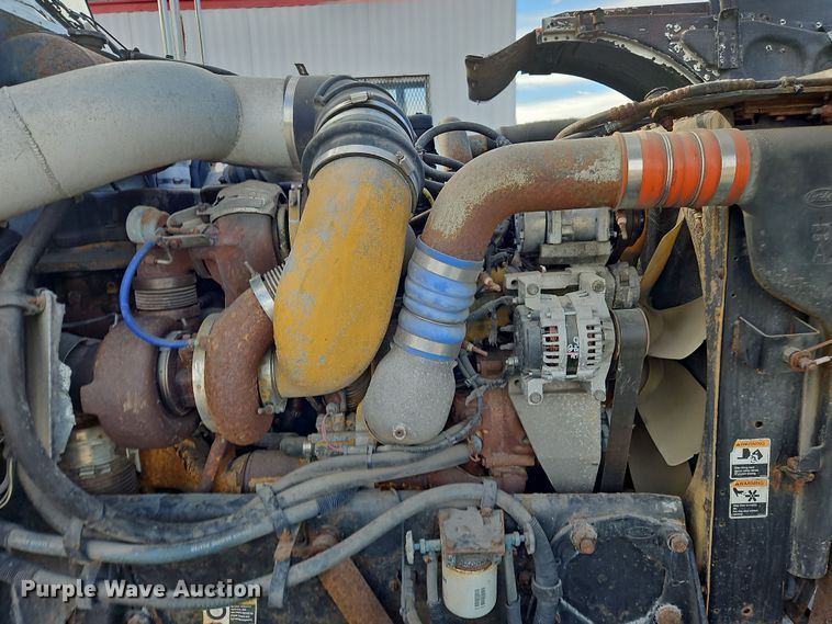 image for item OJ9706 2005 Peterbilt 379  semi truck