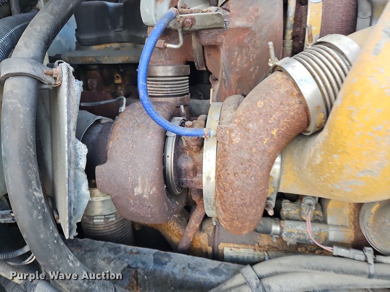 image for item OJ9706 2005 Peterbilt 379  semi truck