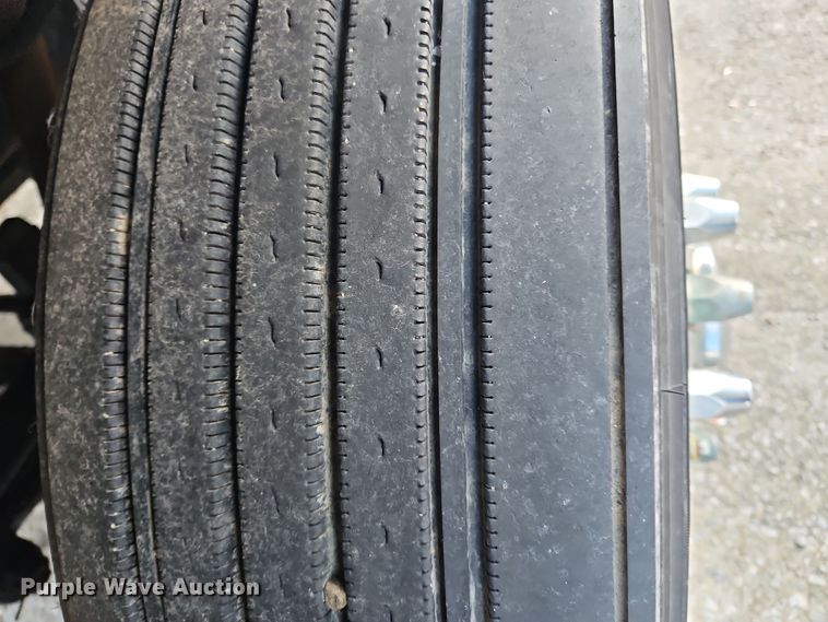 image for item OJ9706 2005 Peterbilt 379  semi truck