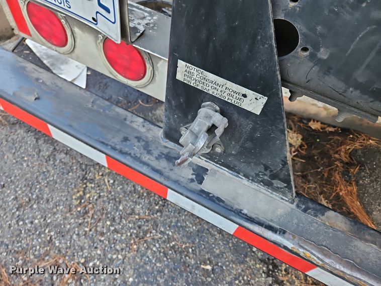 image for item OJ9707 2013 Freightliner Cascadia  tank truck