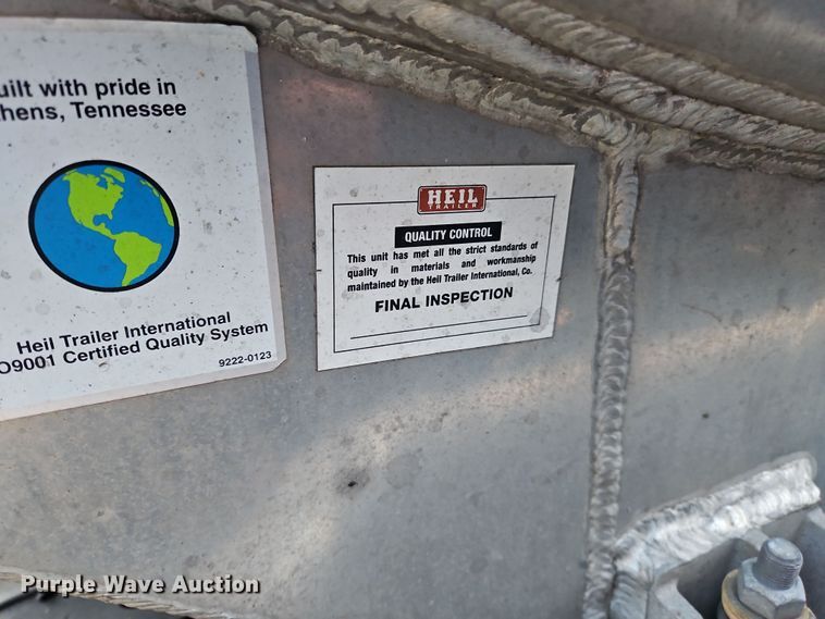 image for item OJ9707 2013 Freightliner Cascadia  tank truck