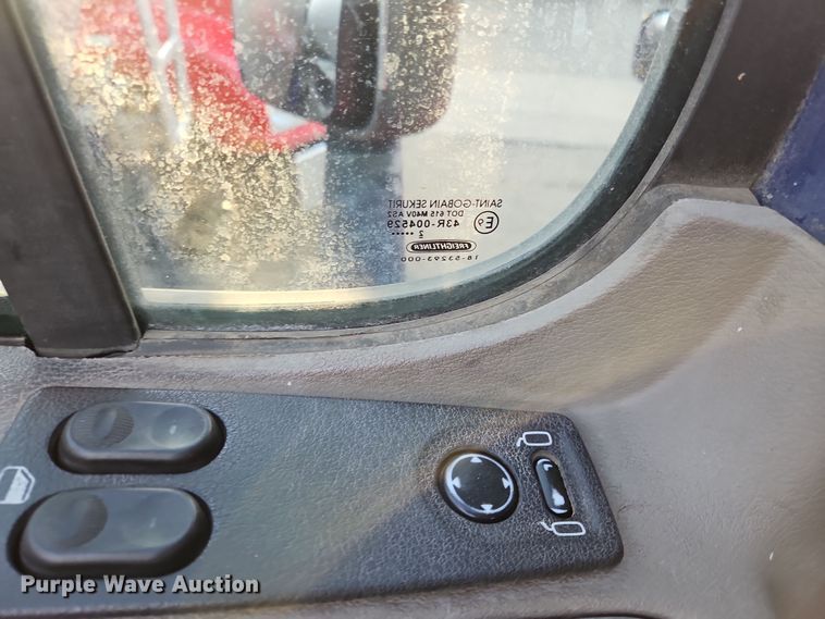 image for item OJ9707 2013 Freightliner Cascadia  tank truck