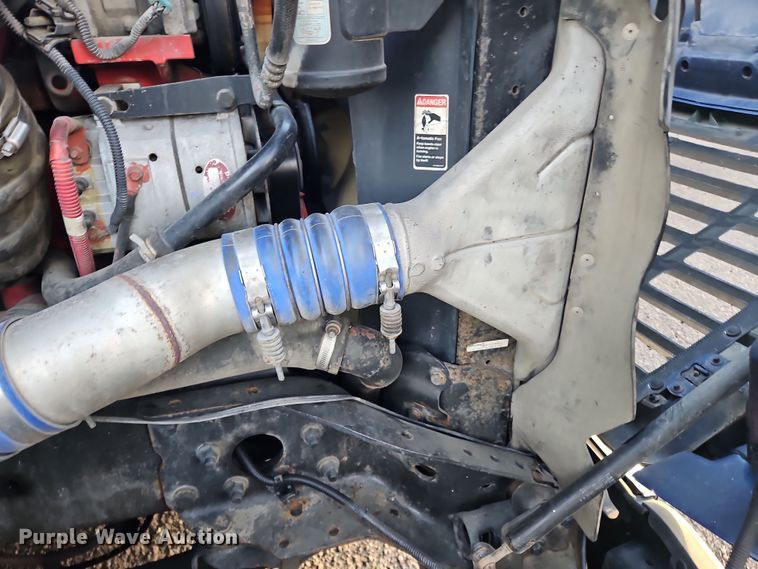 image for item OJ9707 2013 Freightliner Cascadia  tank truck