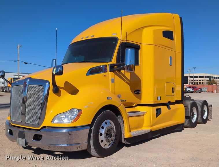 image for item OL9130 2020 Kenworth T680  semi truck