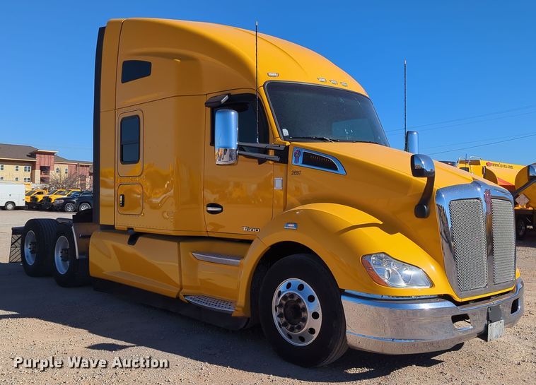 image for item OL9130 2020 Kenworth T680  semi truck